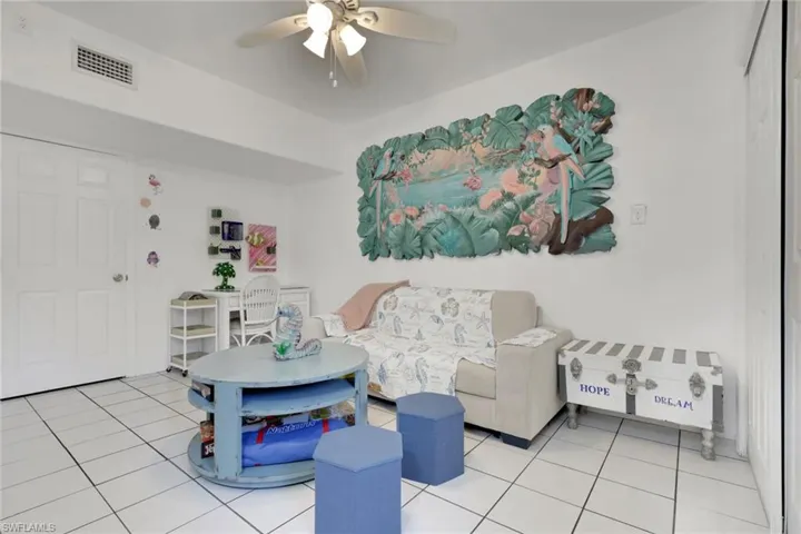Den Area