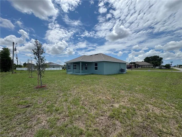 301 Ne 14th St, Cape Coral, Florida 33909