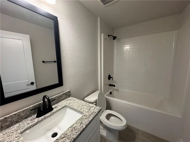 301 Ne 14th St, Cape Coral, Florida 33909