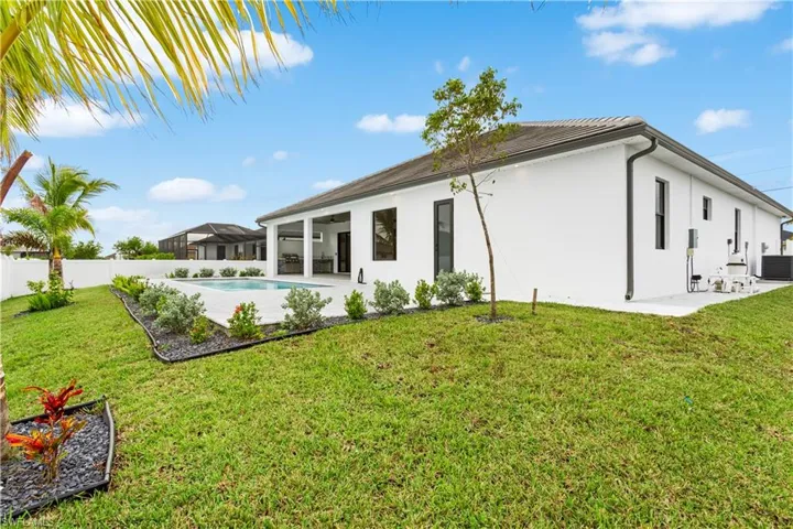 Spacious backyard with lush landscaping!