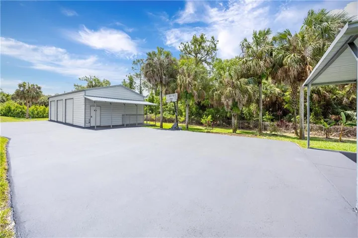 104 12th Ave Nw, Naples, Florida 34120