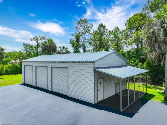 104 12th Ave Nw, Naples, Florida 34120