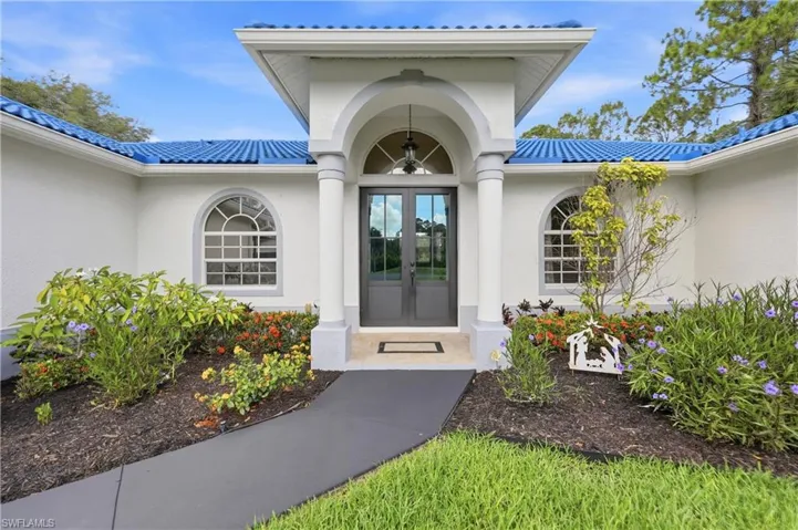 104 12th Ave Nw, Naples, Florida 34120