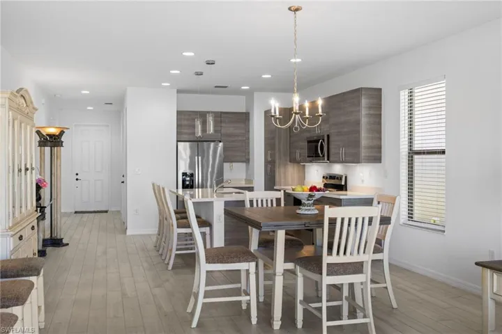 8980  Madrid  CIR, Naples, FL 34104
