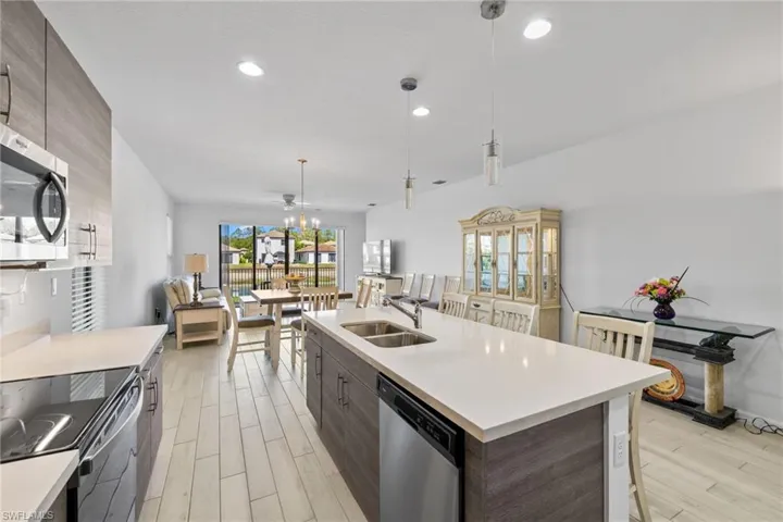 8980  Madrid  CIR, Naples, FL 34104