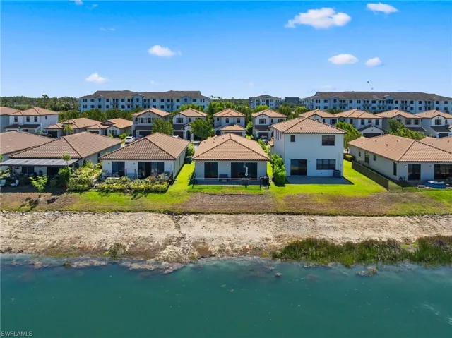 8980  Madrid  CIR, Naples, FL 34104