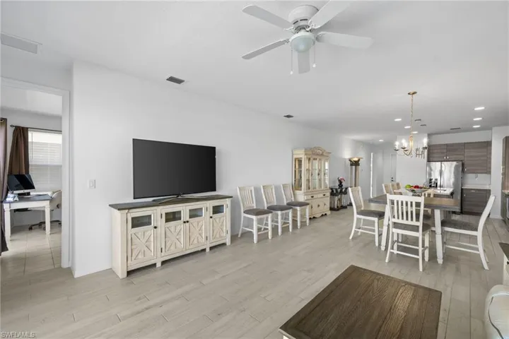 8980  Madrid  CIR, Naples, FL 34104