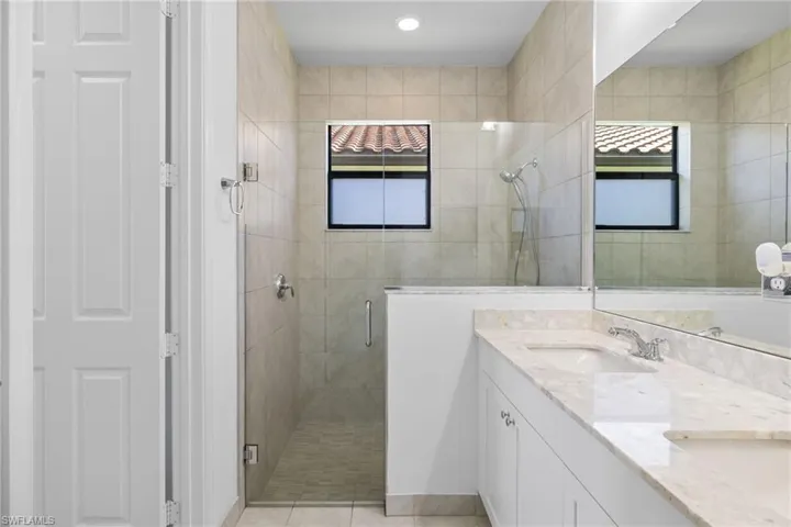 8980  Madrid  CIR, Naples, FL 34104