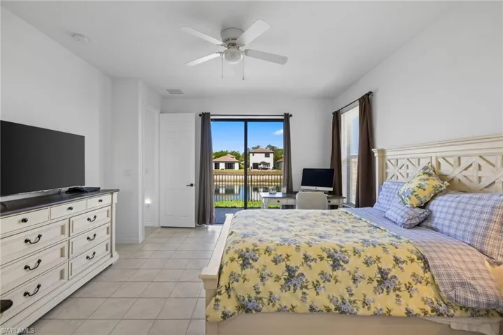 8980  Madrid  CIR, Naples, FL 34104