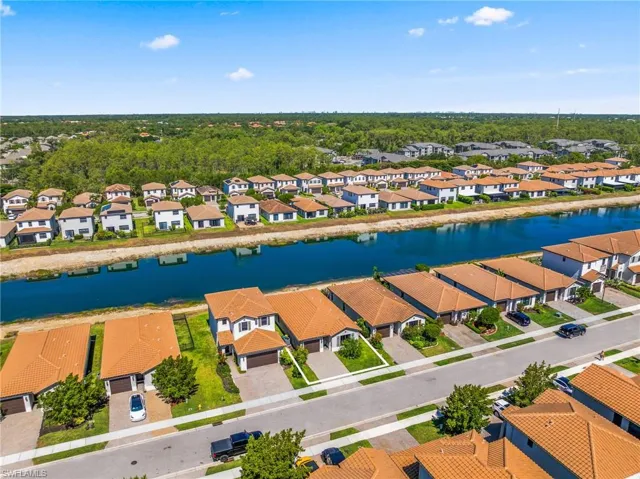 8980  Madrid  CIR, Naples, FL 34104
