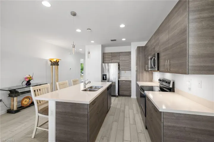 8980  Madrid  CIR, Naples, FL 34104