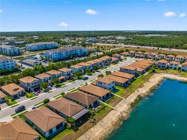 8980  Madrid  CIR, Naples, FL 34104