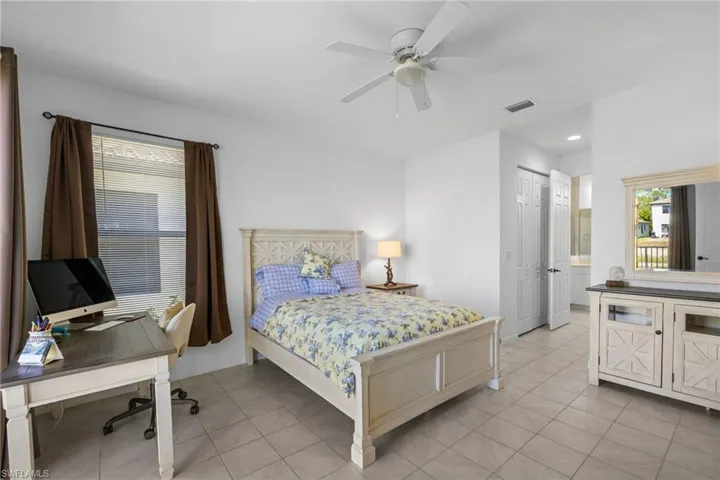 8980  Madrid  CIR, Naples, FL 34104