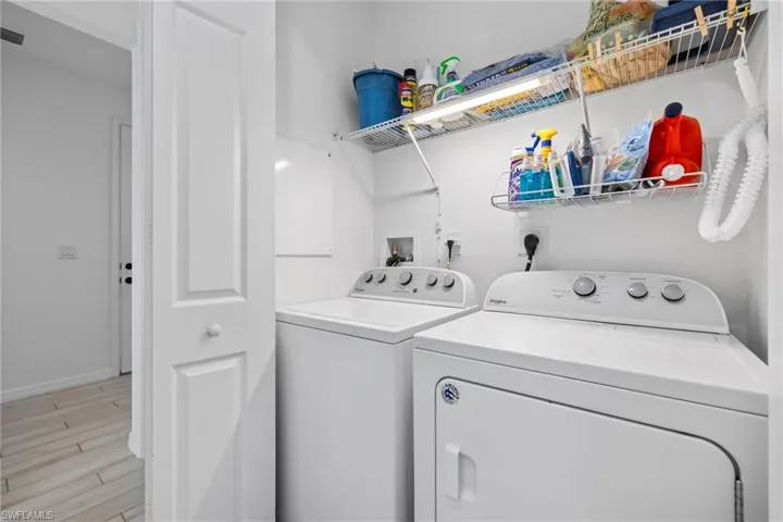 8980  Madrid  CIR, Naples, FL 34104