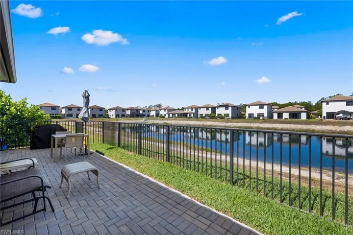 8980  Madrid  CIR, Naples, FL 34104
