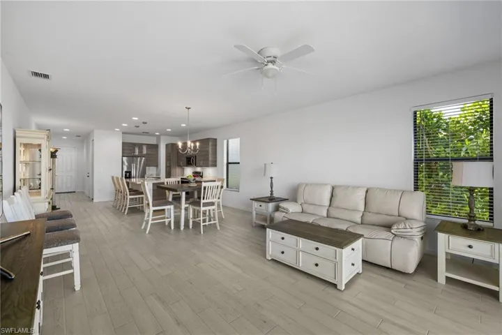 8980  Madrid  CIR, Naples, FL 34104