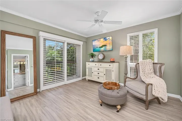 995 9th Ave S 6, Naples, Florida 34102