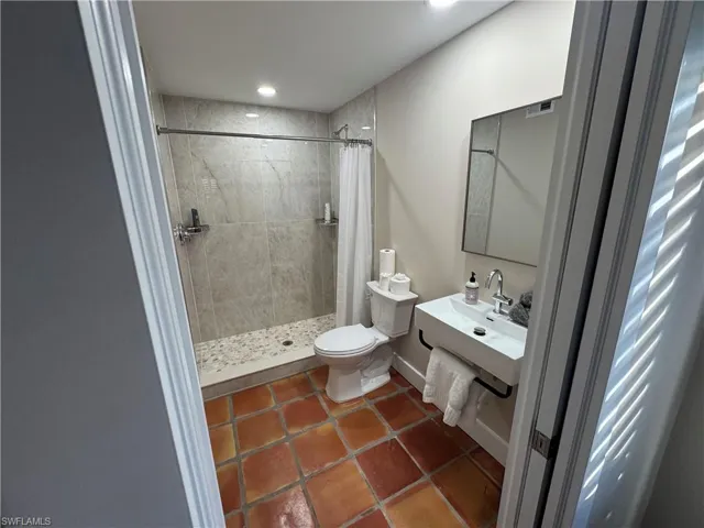 995 9th Ave S 6, Naples, Florida 34102