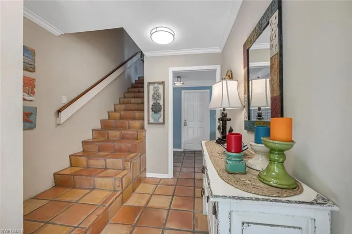 995 9th Ave S 6, Naples, Florida 34102