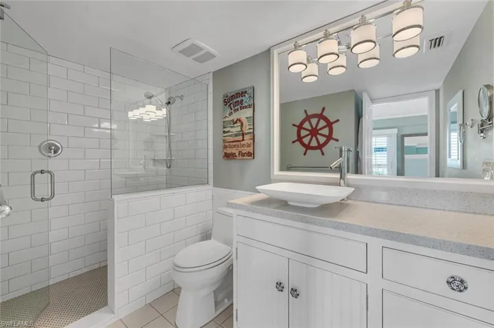 995 9th Ave S 6, Naples, Florida 34102