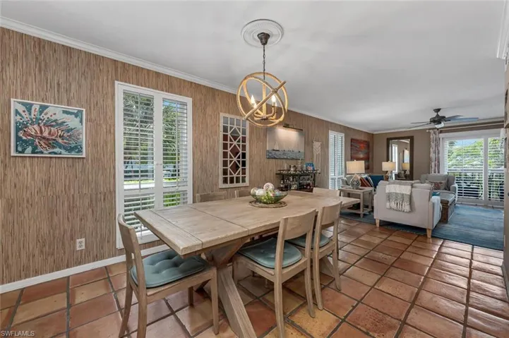 995 9th Ave S 6, Naples, Florida 34102