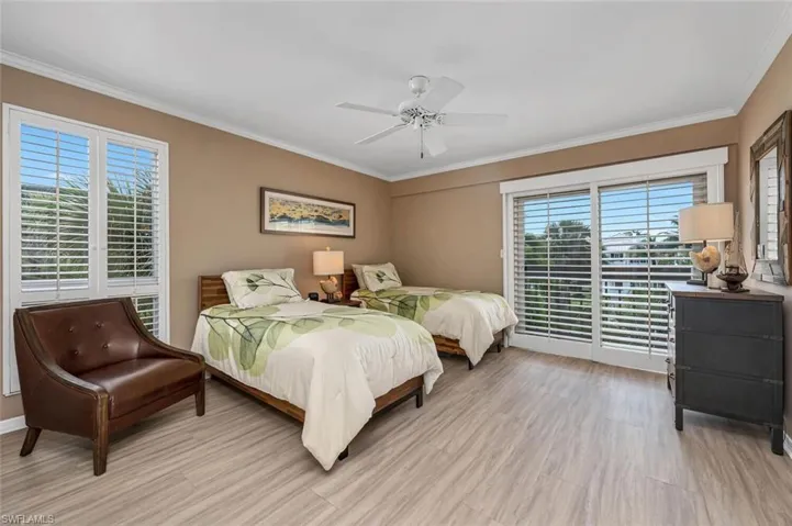 995 9th Ave S 6, Naples, Florida 34102
