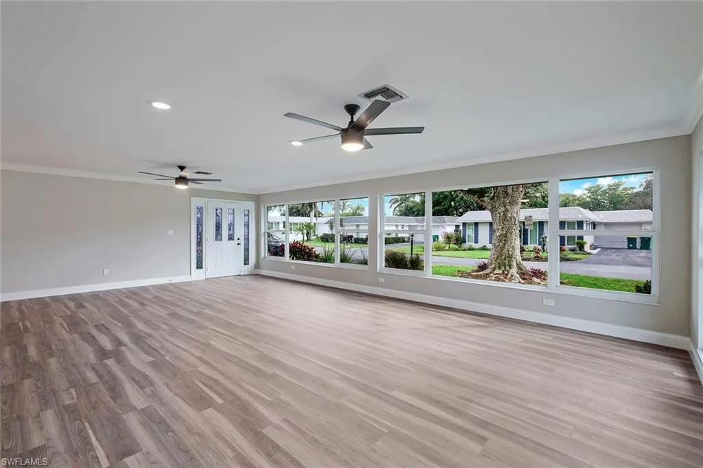 233 YORKSHIRE CT, Naples, FL 34112,225061837