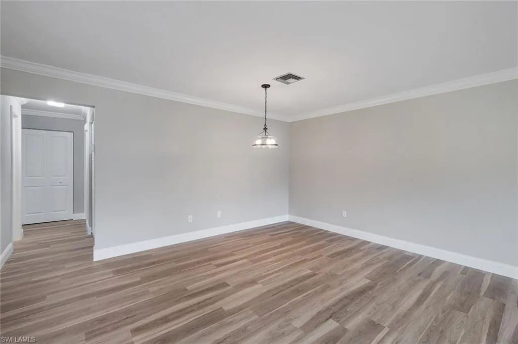 233 YORKSHIRE CT, Naples, FL 34112,225061837