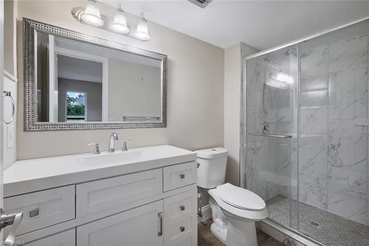 233 Yorkshire Ct, Naples, Florida 34112