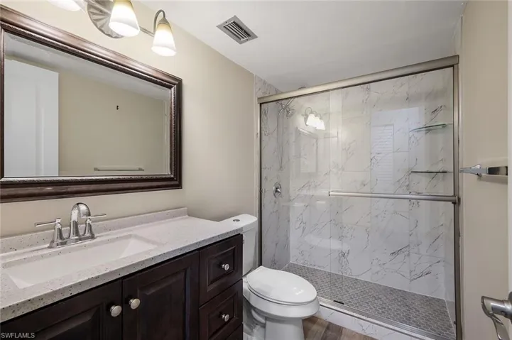 233 Yorkshire Ct, Naples, Florida 34112