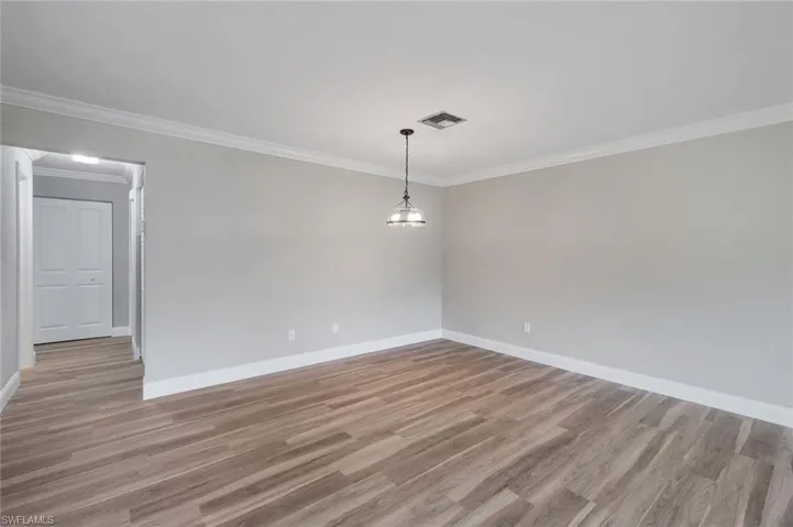 233 Yorkshire Ct, Naples, Florida 34112