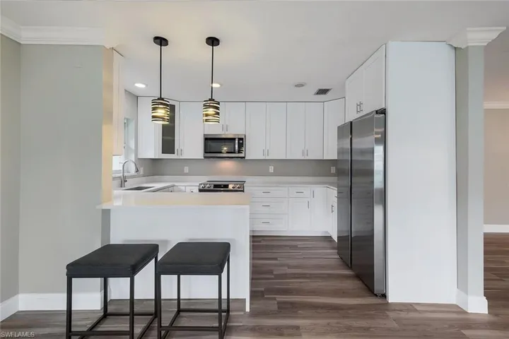 233 Yorkshire Ct, Naples, Florida 34112