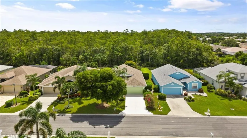 Birds eye view of property