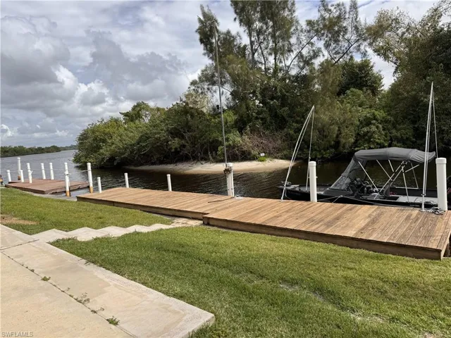 350 Shoreland Dr, Fort Myers, Florida 33905