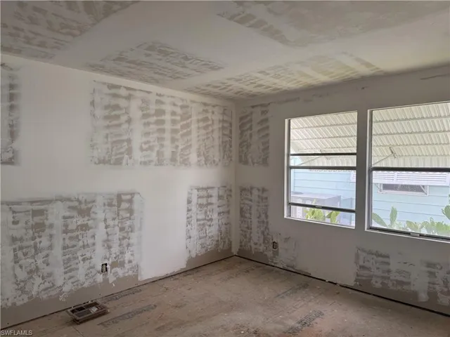 350 Shoreland Dr, Fort Myers, Florida 33905