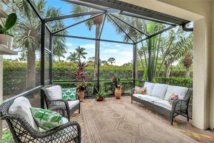 Large private screened lanai