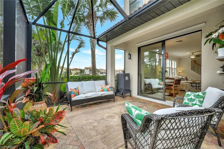 Large private screened lanai