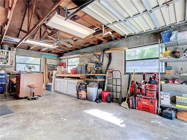Garage shop/motorcycle/ golf cart additional back garage area