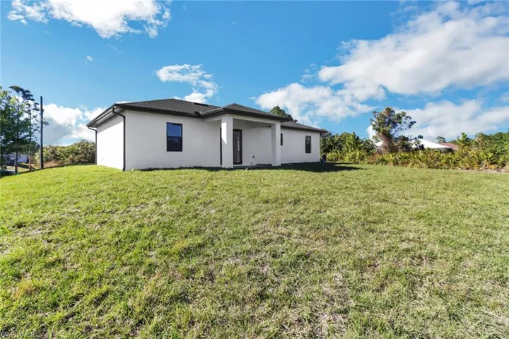 766  Chemstrand E ST, Lehigh Acres, FL 33974