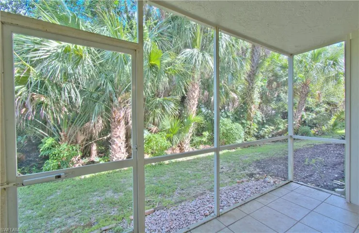 2385 Naples Trace Cir 2, Naples, Florida 34109