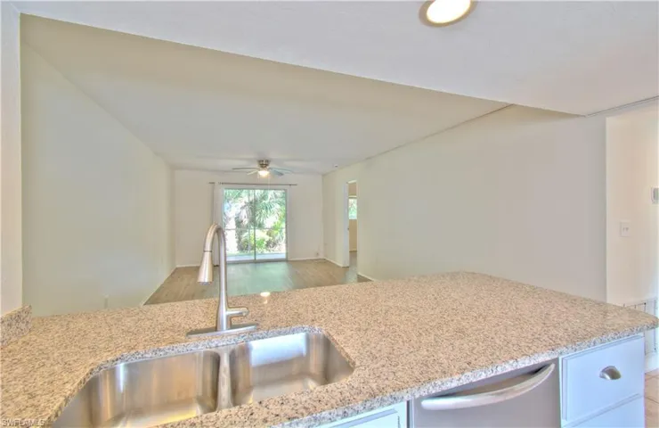 2385 Naples Trace Cir 2, Naples, Florida 34109