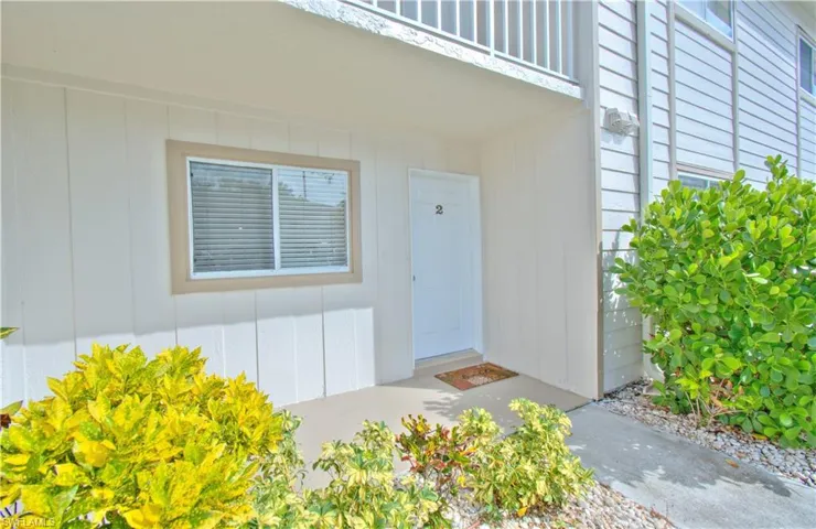 2385 Naples Trace Cir 2, Naples, Florida 34109