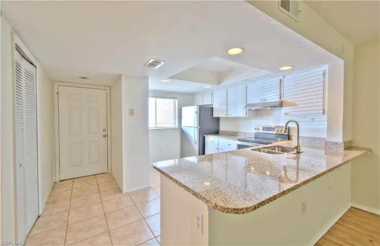 2385 Naples Trace Cir 2, Naples, Florida 34109
