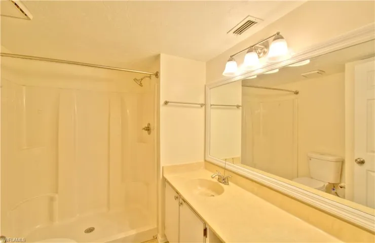 2385 Naples Trace Cir 2, Naples, Florida 34109