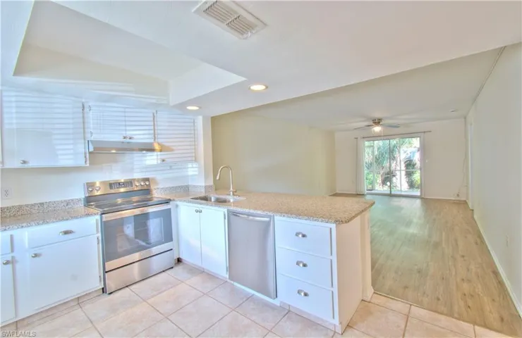 2385 Naples Trace Cir 2, Naples, Florida 34109