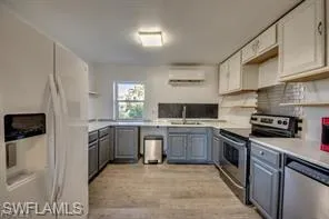 1112 Se 39th Ter, Cape Coral, Florida 33904