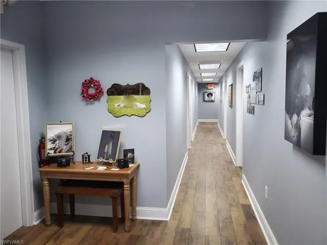 Foyer Furnished