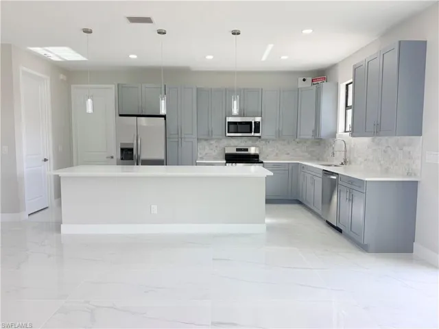 338 Sw 28th Ave, Cape Coral, Florida 33991