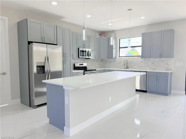 338 Sw 28th Ave, Cape Coral, Florida 33991