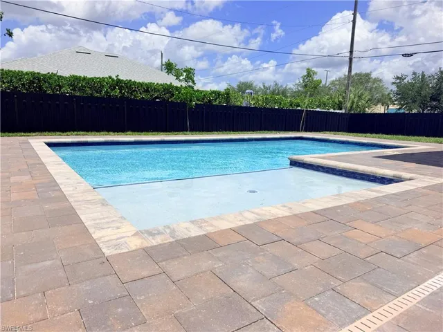 338 Sw 28th Ave, Cape Coral, Florida 33991